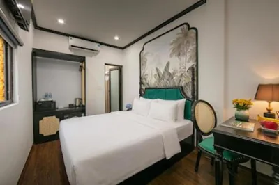 高级大床房 — Hanoi Silk Crown Boutique Hotel & Spa